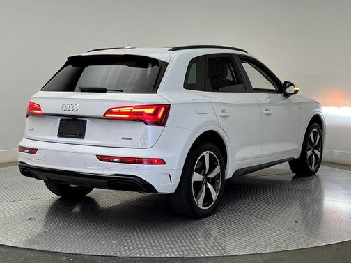 2023 Audi Q5 45 S line Prestige