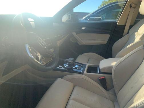 2023 Audi Q5 45 S line Prestige