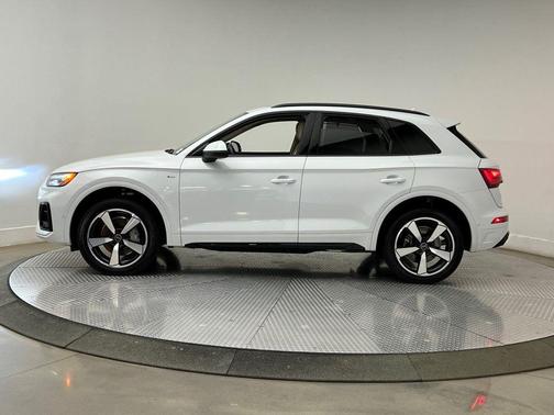 2023 Audi Q5 45 S line Prestige