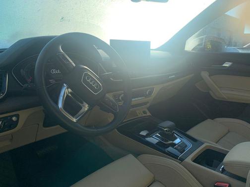 2023 Audi Q5 45 S line Prestige