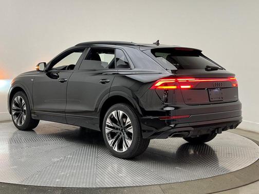 2026 Audi Q8 55 Premium Plus