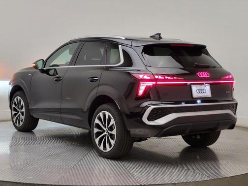2026 Audi Q3 S line