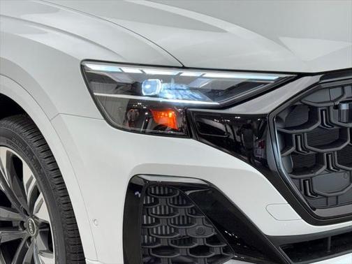 2025 Audi Q8 55 Premium Plus