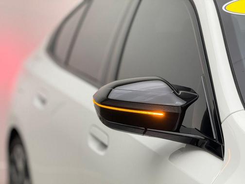 Alpine White 2024 BMW i5 M60