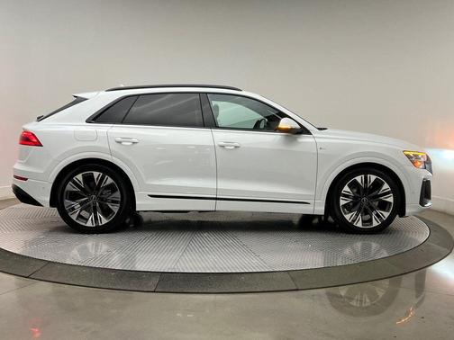 2025 Audi Q8 55 Premium Plus