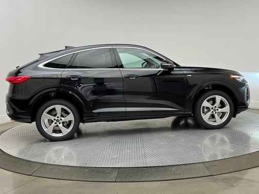 2025 Audi Q5 Premium Plus TFSI quattro S tronic