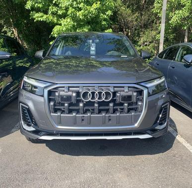 2025 Audi Q7 55 Premium Plus
