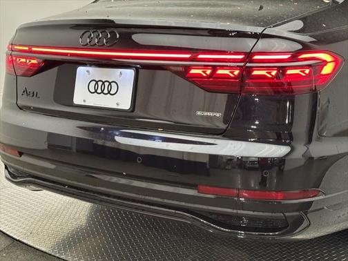 2025 Audi A8 L 55 TFSI quattro Tiptronic