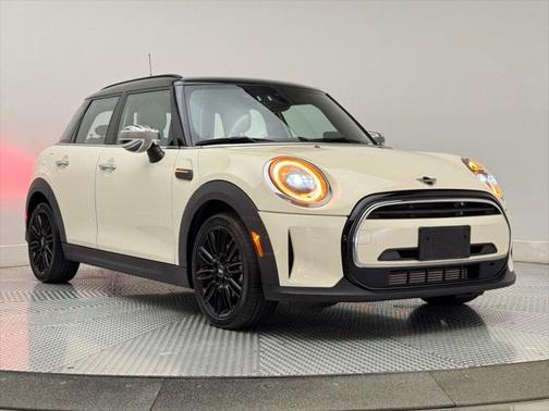 2022 MINI Hardtop Cooper