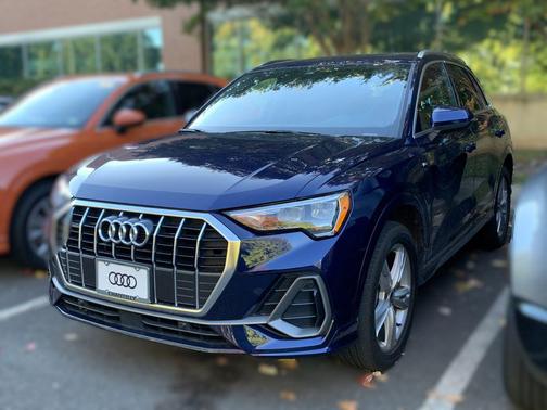 2022 Audi Q3 45 S line Premium