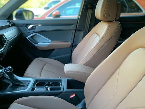 2022 Audi Q3 45 S line Premium