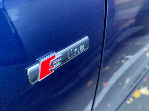 2022 Audi Q3 45 S line Premium