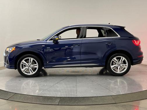 2022 Audi Q3 45 S line Premium