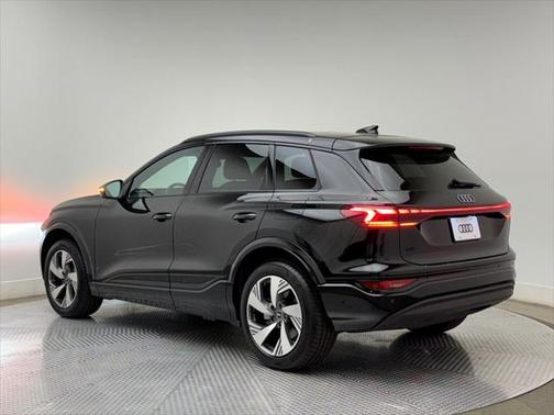 2025 Audi Q6 e-tron Premium Plus quattro