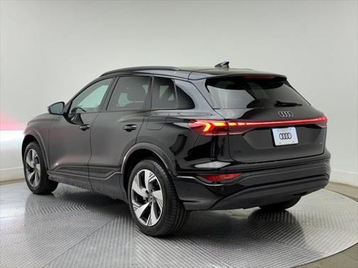 2025 Audi Q6 e-tron Premium Plus quattro