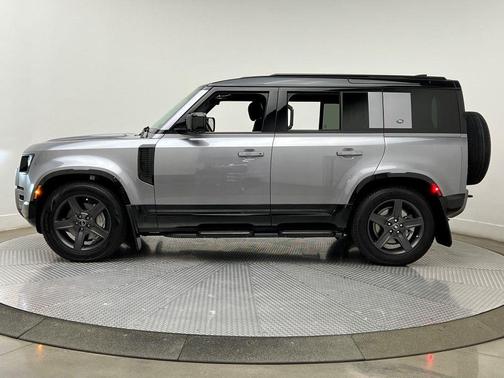 2024 Land Rover Defender 110 P400 X-Dynamic SE