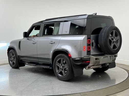 2024 Land Rover Defender 110 P400 X-Dynamic SE