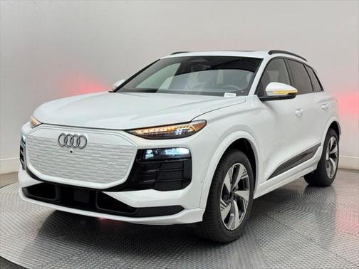 2025 Audi Q6 e-tron Premium Plus quattro