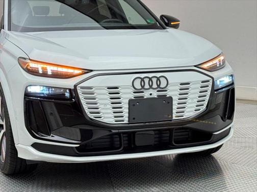 2025 Audi SQ6 e-tron Prestige quattro