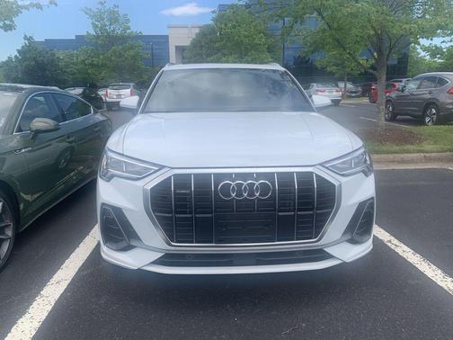 Glacier White Metallic 2024 Audi Q3 Premium 45 TFSI S line quattro Tiptronic