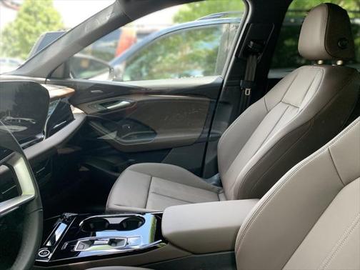 2025 Audi Q6 e-tron Premium Plus quattro