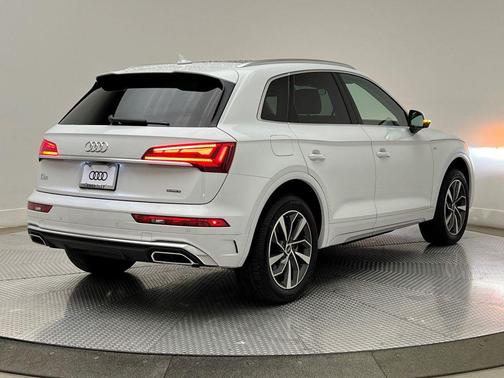 2022 Audi Q5 45 S line Premium