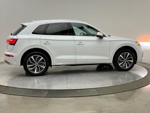 2022 Audi Q5 45 S line Premium