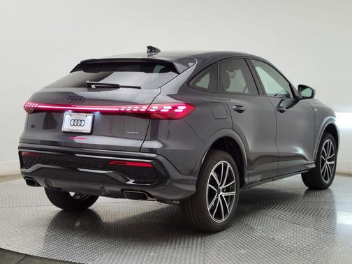 Tambora Gray Metallic 2026 Audi Q5 Sportback Premium Plus TFSI quattro S tronic