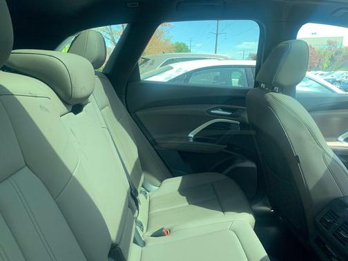 2025 Audi Q5 Premium TFSI quattro S tronic