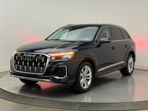 2025 Audi Q7 45 Premium Plus
