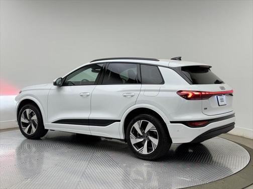 2025 Audi Q6 e-tron Premium Plus quattro