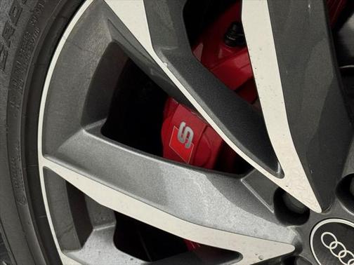 2023 Audi SQ7 4.0T Premium Plus