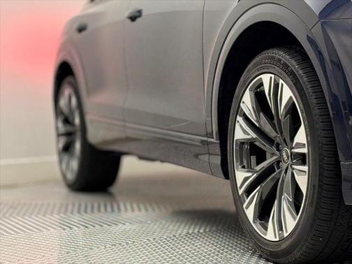 2024 Audi Q8 55 Premium Plus