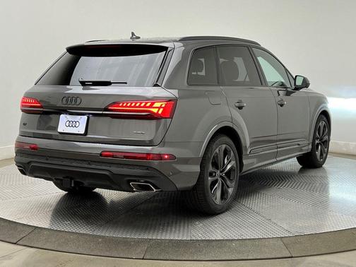 2026 Audi Q7 55 Premium Plus