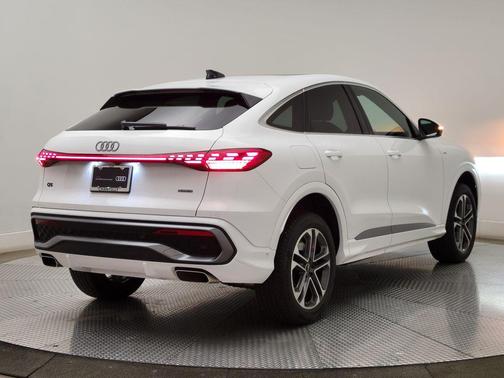 2025 Audi Q5 Premium TFSI quattro S tronic
