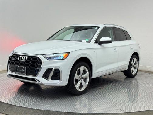2023 Audi Q5 45 S line Premium Plus