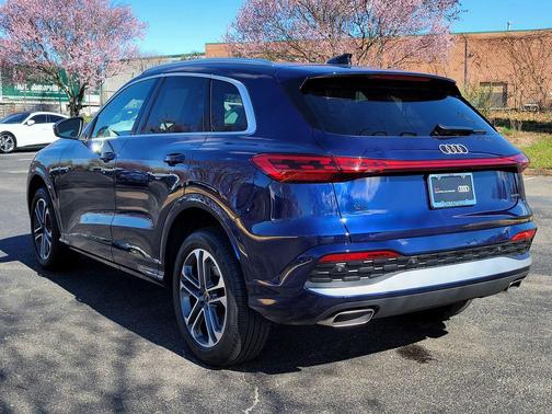Blue Metallic 2025 Audi Q5 Premium Plus TFSI quattro S tronic