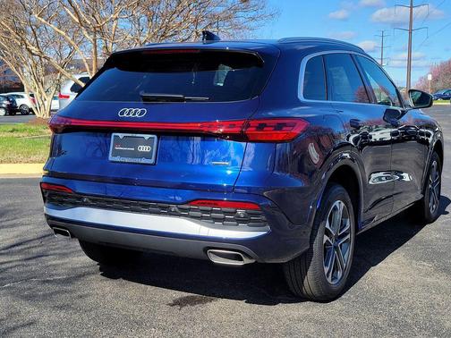 Blue Metallic 2025 Audi Q5 Premium Plus TFSI quattro S tronic