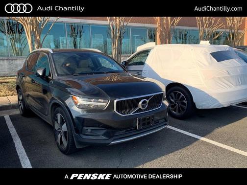 Photo 1 of 19 of 2019 Volvo XC40 T5 Momentum
