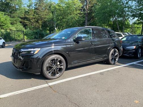 2025 Audi Q7 55 Premium Plus