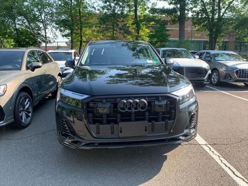 2025 Audi Q7 55 Premium Plus