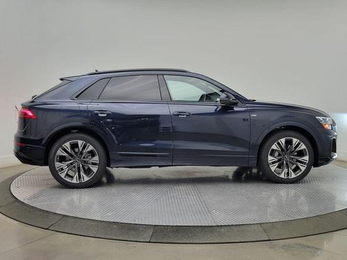 Waitomo Blue Metallic 2026 Audi Q8 55 Premium Plus
