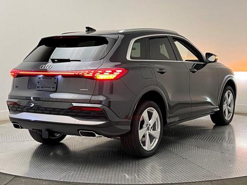 2025 Audi Q5 Premium Plus TFSI quattro S tronic
