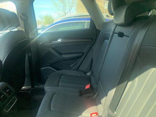 Florett Silver Metallic 2023 Audi Q5 45 S line Premium Plus