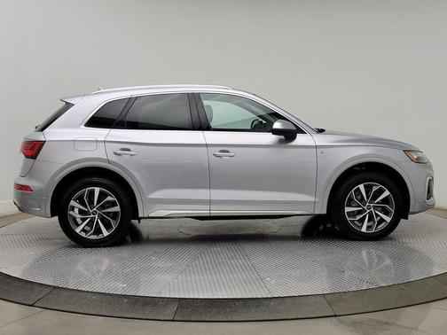 Florett Silver Metallic 2023 Audi Q5 45 S line Premium Plus