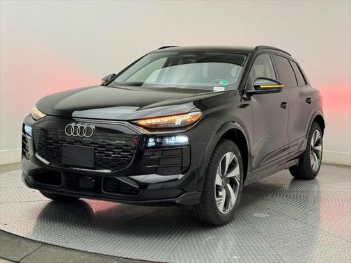 2025 Audi Q6 e-tron Premium Plus quattro