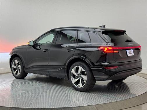 2025 Audi Q6 e-tron Premium Plus quattro