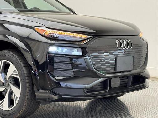 2025 Audi Q6 e-tron Premium Plus quattro