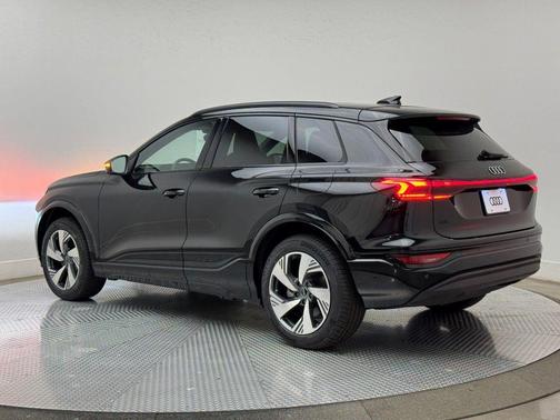 2025 Audi Q6 e-tron Premium Plus quattro