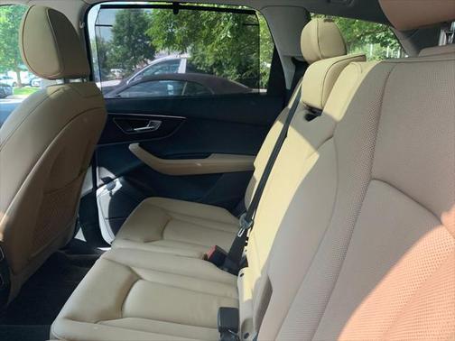 2025 Audi Q7 45 Premium Plus
